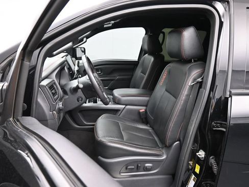 Used 2021 Nissan Titan PRO-4X w/ Pro-4x Convenience Package AWD/4WD image 23