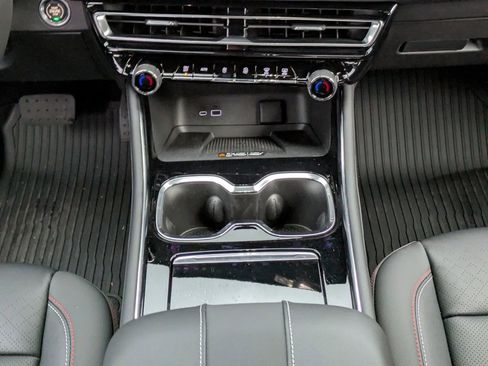New 2026 Chevrolet Traverse RS w/ LPO, Floor Liner Package FWD image 21