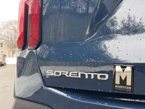 Certified 2025 Kia Sorento S w/ Panoramic Sunroof Package image 10