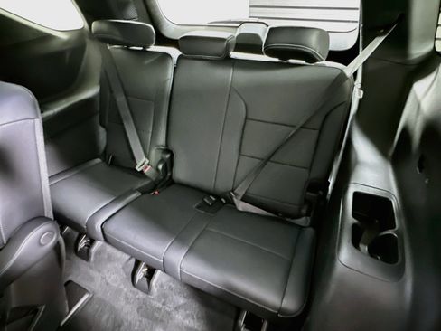 Used 2026 Chevrolet Traverse LT FWD image 27
