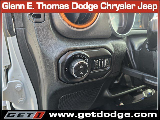 Used 2022 Jeep Gladiator Mojave w/ Trailer Tow Package AWD/4WD image 22