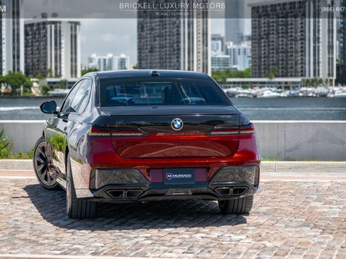 Used 2023 BMW 760i xDrive AWD/4WD image 3