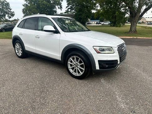 Used 2017 Audi Q5 2.0T Premium Plus w/ Technology Package AWD/4WD image 7