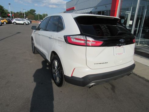 Used 2021 Ford Edge Titanium w/ Equipment Group 301A FWD image 10