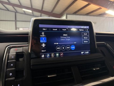 Used 2021 Chevrolet Tahoe LT w/ LT Signature Package image 17