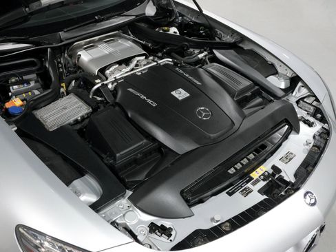 Used 2016 Mercedes-Benz AMG GT S image 5