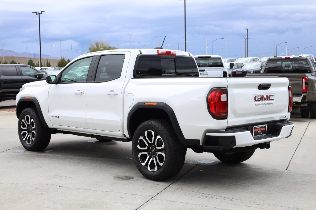 Used 2025 GMC Canyon AT4 w/ Nightfall Edition AWD/4WD image 4