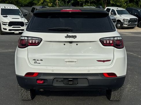 Used 2025 Jeep Compass Trailhawk w/ Trailer Tow Group AWD/4WD image 6