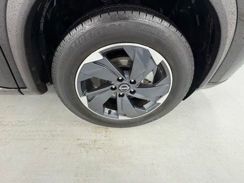Certified 2024 Nissan Rogue SV AWD/4WD image 9