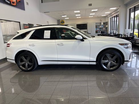 Used 2025 Genesis GV70 3.5T Sport w/ Sport Prestige Package AWD/4WD image 6
