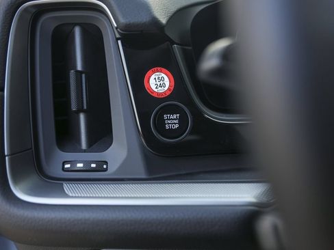 New 2026 Porsche Cayenne Coupe AWD/4WD image 21