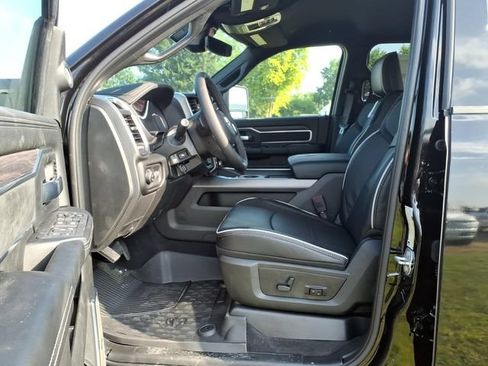 New 2026 RAM 2500 Laramie AWD/4WD image 13