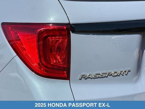 Certified 2025 Honda Passport EX-L image 30