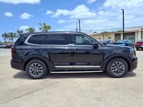 Used 2023 Kia Telluride LX FWD image 9