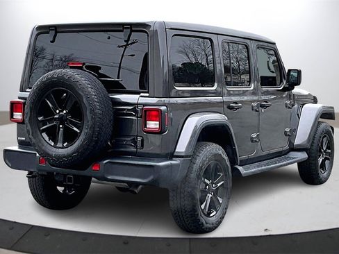 Certified 2022 Jeep Wrangler Unlimited Sahara image 9