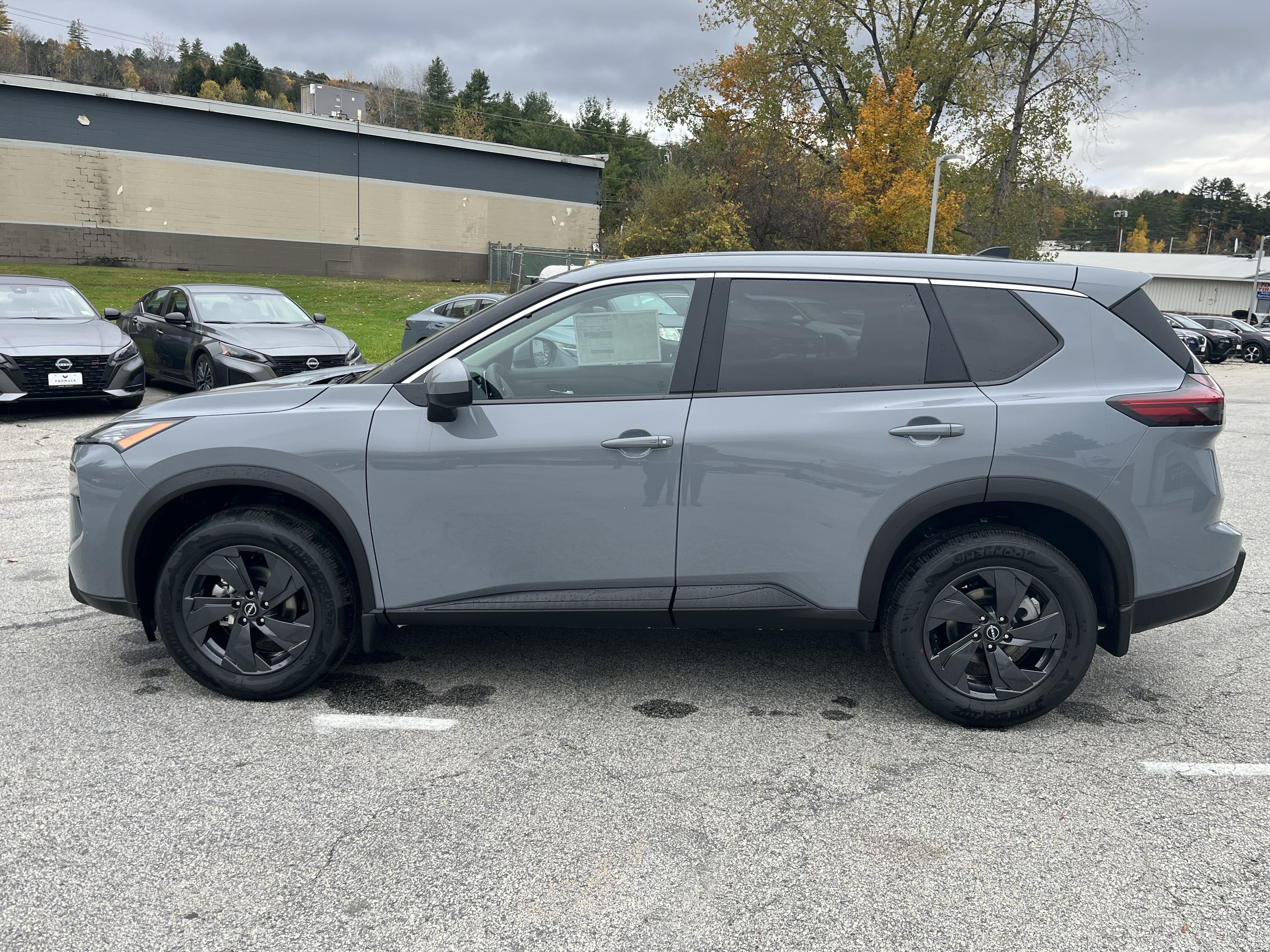 New 2027 Nissan Rogue SV w/ Cold Weather Package AWD/4WD image 4