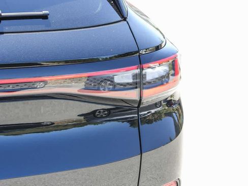 Used 2022 Volkswagen ID.4 Pro S RWD image 11