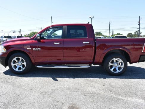 Used 2018 RAM 1500 Laramie w/ Convenience Group AWD/4WD image 9