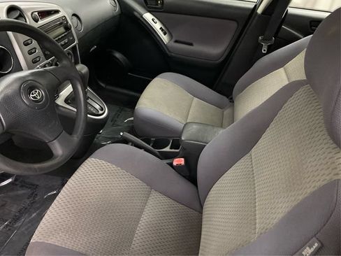 Used 2006 Toyota Matrix AWD image 10