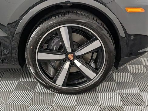 New 2026 Porsche Cayenne AWD/4WD image 14