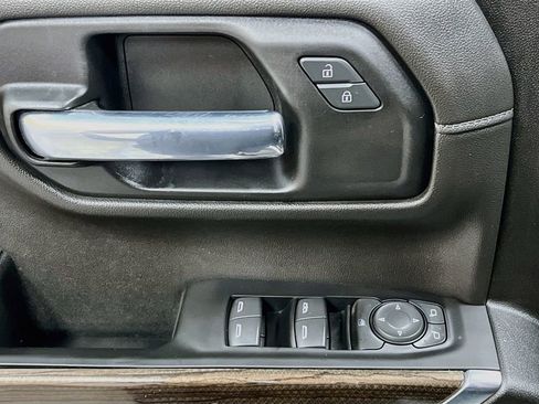 Used 2021 Chevrolet Silverado 1500 LT Trail Boss image 18