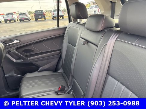 Used 2022 Volkswagen Tiguan SE w/ Panoramic Sunroof Package image 20