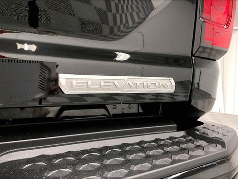 Used 2024 GMC Canyon Elevation w/ Convenience Package AWD/4WD image 9