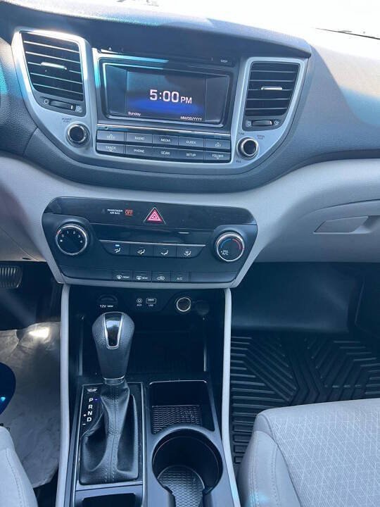 Used 2017 Hyundai Tucson SE w/ SE Popular Package 02 AWD/4WD image 16