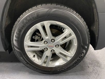 Used 2022 GMC Terrain SLE w/ Driver Convenience Package