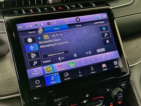 Certified 2025 Jeep Grand Cherokee L Limited AWD/4WD image 24