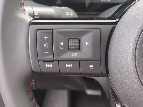 New 2026 Nissan Kicks SR FWD image 18