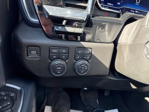 Used 2024 Chevrolet Silverado 1500 High Country w/ High Country Premium Package AWD/4WD image 23