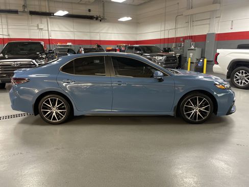 Used 2023 Toyota Camry SE w/ Cold Weather Package image 11