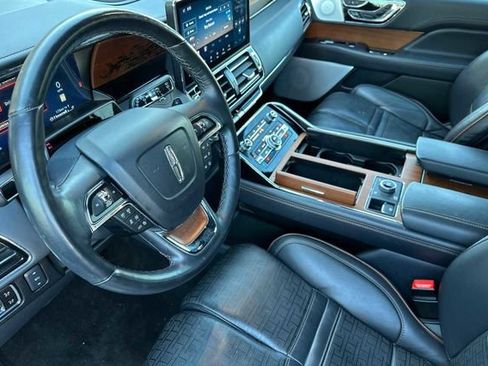 Used 2024 Lincoln Navigator Black Label image 4