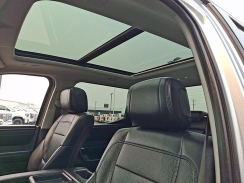 Used 2022 Toyota Tundra Limited AWD/4WD image 15