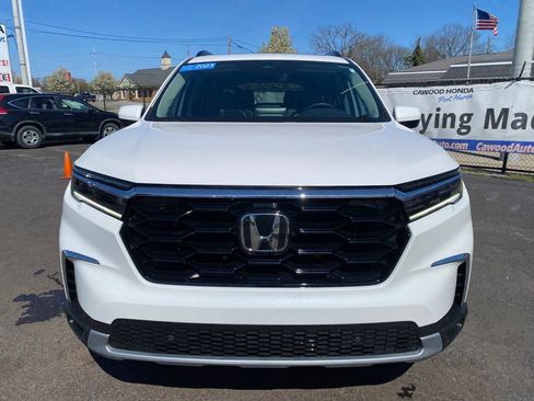 Certified 2023 Honda Pilot Touring image 8