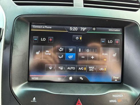 Used 2015 Ford Explorer XLT w/ Equipment Group 202B AWD/4WD image 25