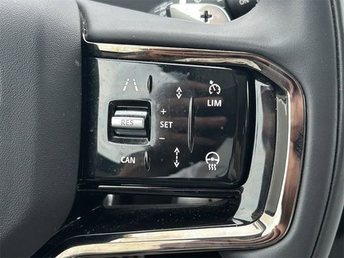 Used 2025 Land Rover Range Rover Velar Dynamic SE image 41