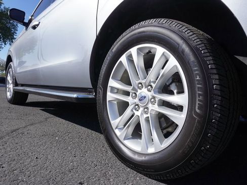 Used 2022 Ford Expedition Max XLT image 6