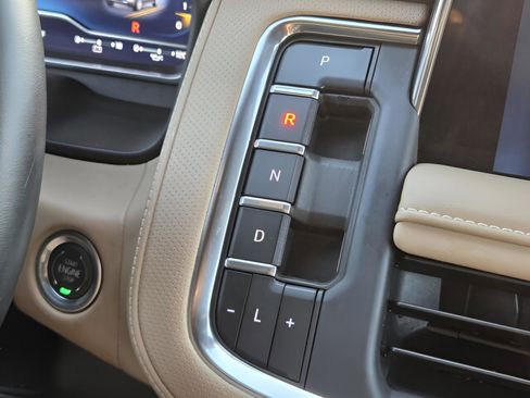 Used 2024 Chevrolet Tahoe Premier image 19