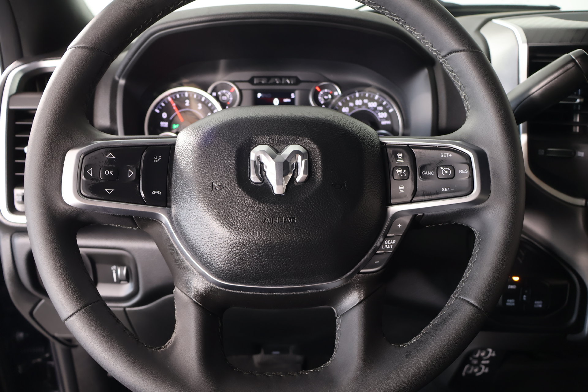 Used 2026 RAM 2500 Big Horn AWD/4WD image 3