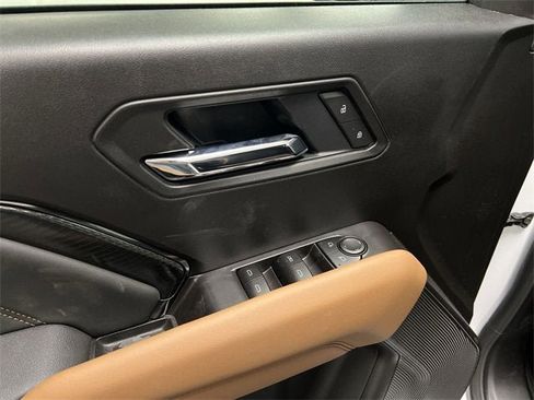 New 2025 GMC Canyon AT4 w/ Nightfall Edition image 23