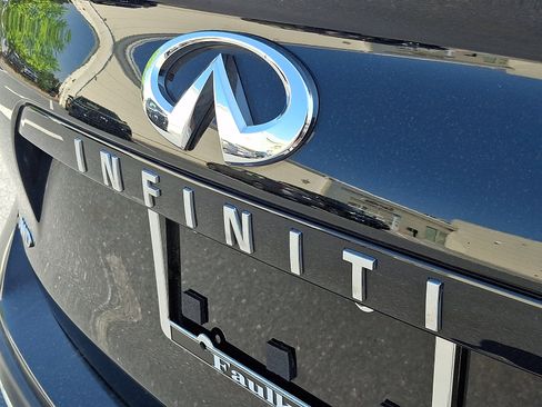 Used 2019 INFINITI QX50 Luxe w/ Navigation Package AWD/4WD image 30