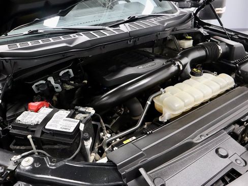 Certified 2022 Ford F150 XLT w/ Equipment Group 302A High image 18