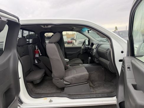 Used 2018 Nissan Frontier SV image 22