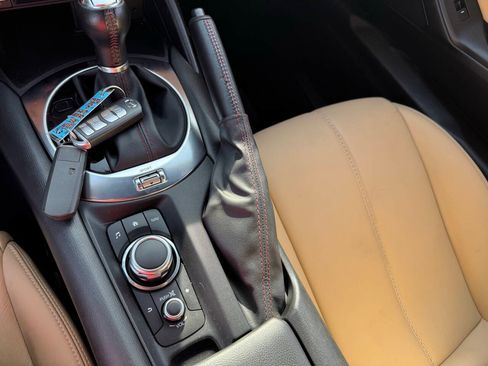 Used 2019 MAZDA MX-5 Miata RF Grand Touring RWD image 15