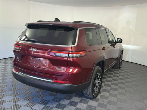 Used 2023 Jeep Grand Cherokee L Limited AWD/4WD image 4