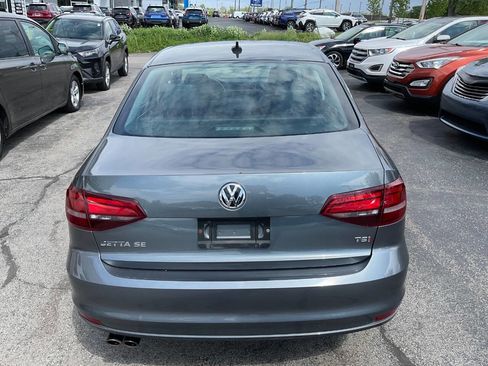 Used 2018 Volkswagen Jetta SE FWD image 9