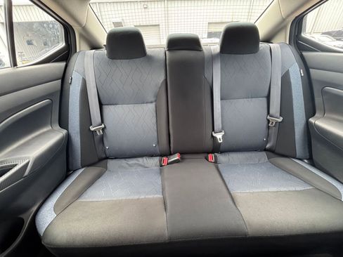 Used 2025 Nissan Versa SV FWD image 36