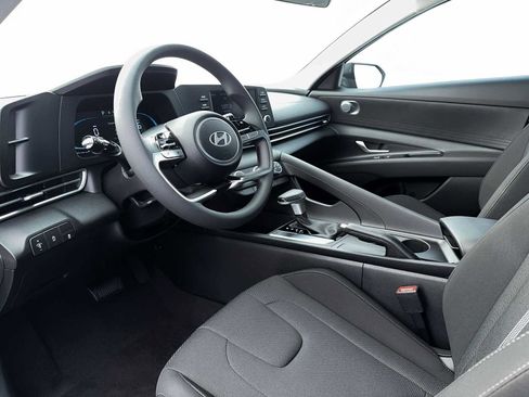 New 2026 Hyundai Elantra SE FWD image 14